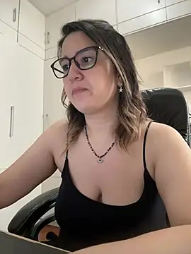 amooraaamoon online show from February 24, 1:01 pm