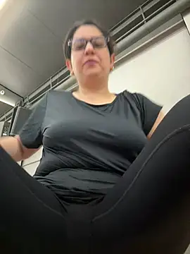 amooraaamoon online show from January 18, 1:58 pm