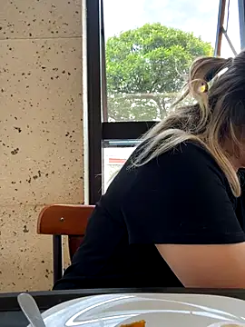 amooraaamoon online show from October 28, 12:15 pm