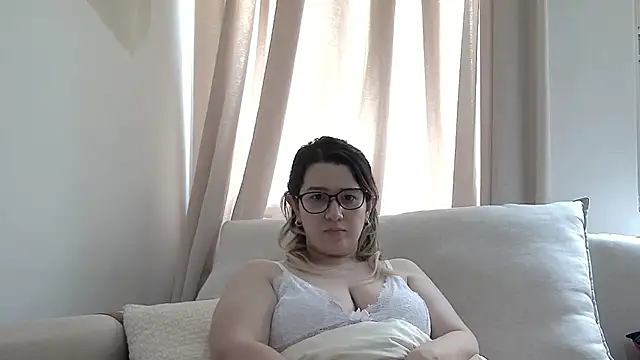 amooraaamoon online show from October 30, 2:58 pm