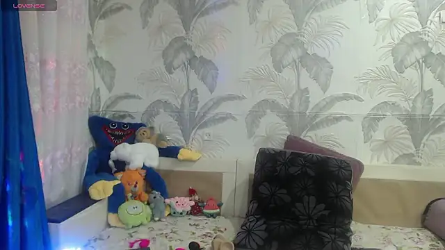 CamDiva113 online show from March 11, 9:53 pm