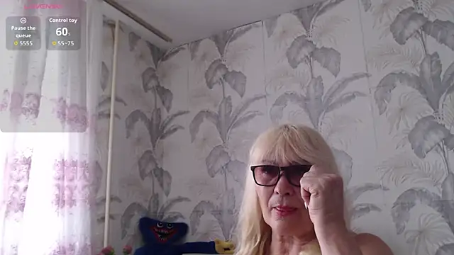 CamDiva113 online show from May 26, 12:47 pm