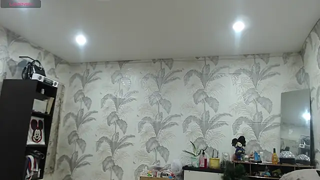 CamDiva113 online show from December 5, 11:53 am