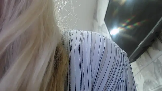 CamDiva113 online show from October 26, 10:15 am