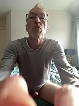 les-machinesxh online show from April 21, 7:37 am