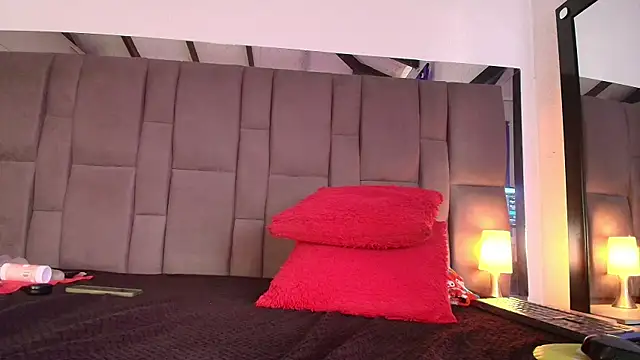SELENA BIGBOOBS online show from May 12, 2:12 pm