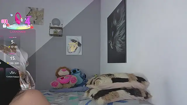 Snapshot of charlotte_002 chatting on September 19, 3:21 am charlotte 002 online show from September 19, 3:21 am