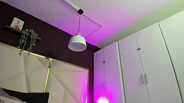 April bowie online show from November 11, 11:16 am