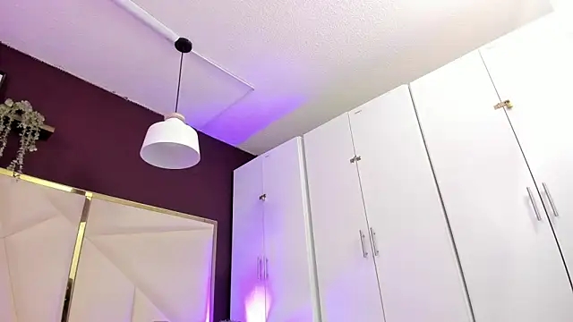 April bowie online show from November 5, 11:13 am