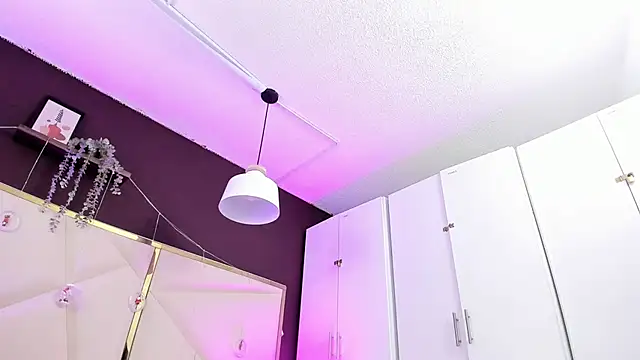 April bowie online show from December 18, 11:36 am