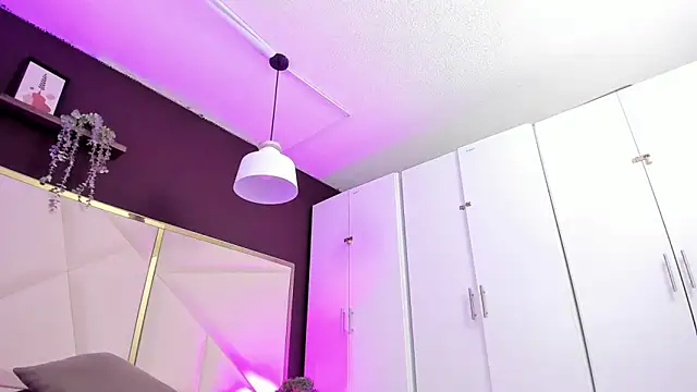 April bowie online show from December 5, 11:31 am