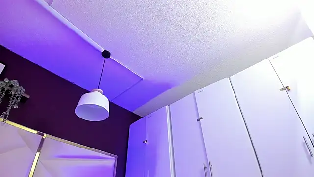 April bowie online show from November 4, 11:25 am