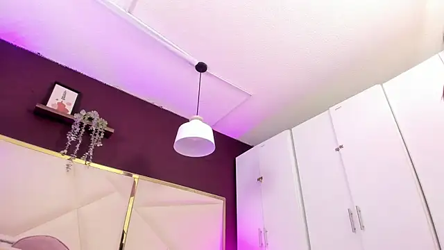 April bowie online show from November 28, 11:32 am