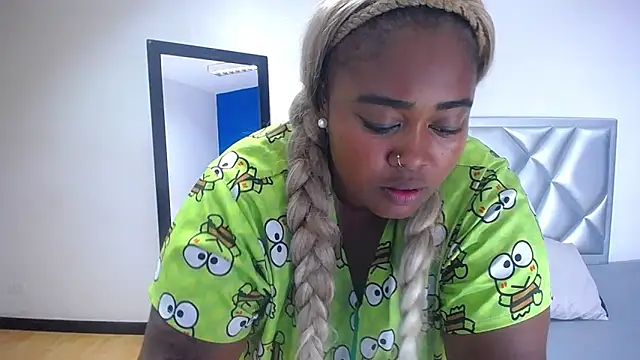 Snapshot of exotic_karmella chatting on November 7, 8:35 pm exotic karmella online show from November 7, 8:35 pm