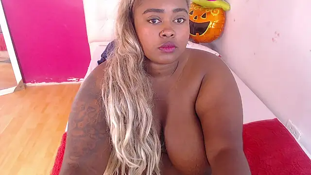 Snapshot of exotic_karmella chatting on November 3, 4:54 pm exotic karmella online show from November 3, 4:54 pm