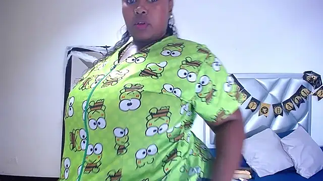 Snapshot of exotic_karmella chatting on October 22, 1:38 am exotic karmella online show from October 22, 1:38 am