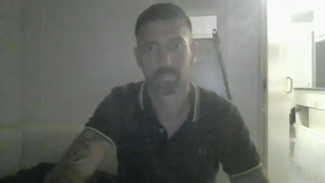 Snapshot of vinzz49 chatting on September 22, 10:38 pm vinzz49 online show from September 22, 10:38 pm