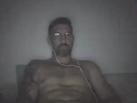 Snapshot of vinzz49 chatting on March 18, 3:12 am vinzz49 online show from March 18, 3:12 am