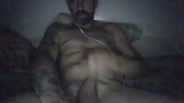 Snapshot of vinzz49 chatting on November 25, 6:25 am vinzz49 online show from November 25, 6:25 am