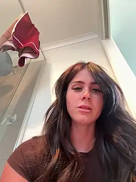 aus queen online show from February 10, 2:10 am