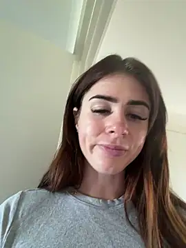 aus queen online show from December 16, 10:47 pm