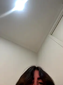 aus queen online show from October 16, 8:44 am
