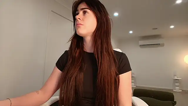 Snapshot of aus_queen chatting on November 3, 11:19 pm aus queen online show from November 3, 11:19 pm