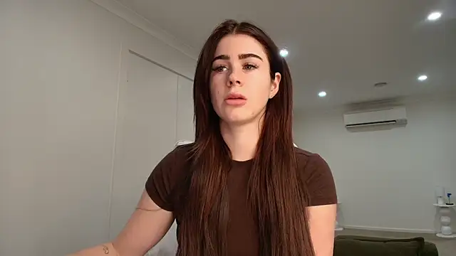 Snapshot of aus_queen chatting on October 28, 12:11 am aus queen online show from October 28, 12:11 am