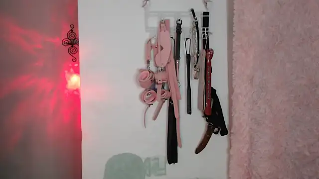 Hellen dumont online show from March 1, 2:00 am