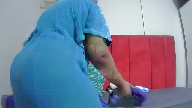 Snapshot of assqueenxx chatting on September 15, 4:13 am assqueenxx online show from September 15, 4:13 am