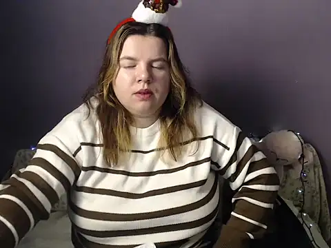 so shy online show from December 21, 7:21 am