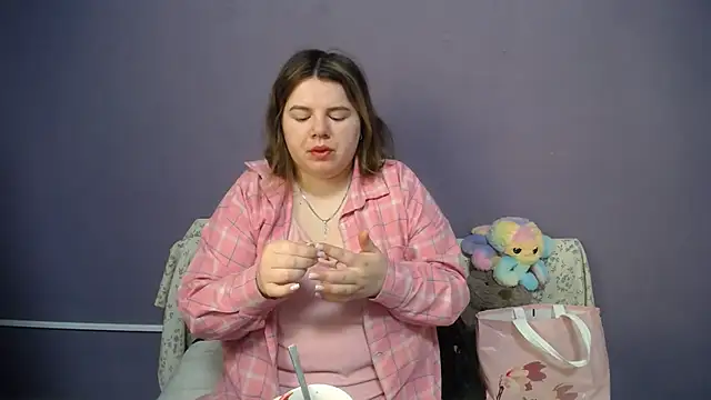 so shy online show from April 26, 6:43 am