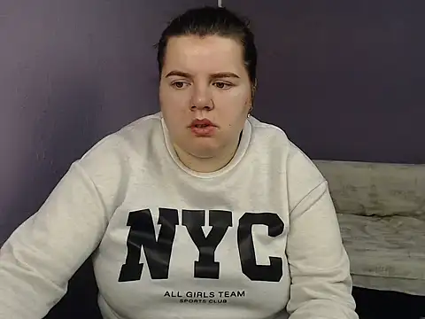 Snapshot of so_shy chatting on September 21, 6:18 am so shy online show from September 21, 6:18 am