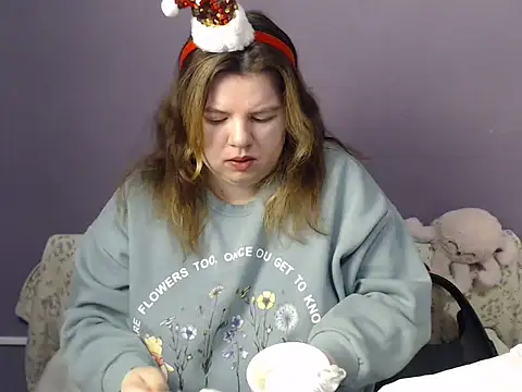 so shy online show from December 22, 7:30 am