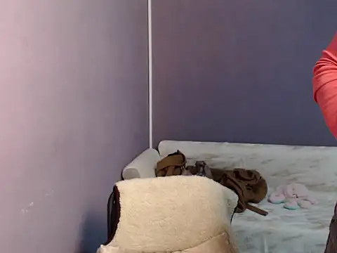 Snapshot of so_shy chatting on November 6, 8:18 am so shy online show from November 6, 8:18 am