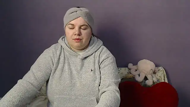 so shy online show from February 16, 7:40 am