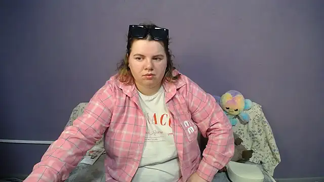 so shy online show from May 26, 7:06 am