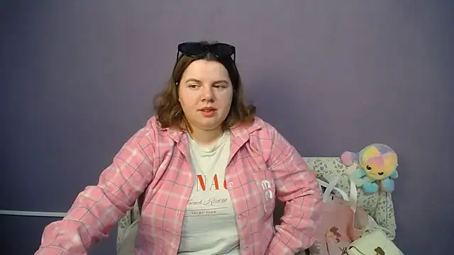 so shy online show from May 18, 7:02 am