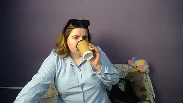 so shy online show from May 31, 6:19 am