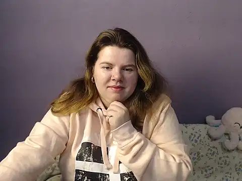 Snapshot of so_shy chatting on November 26, 7:30 am so shy online show from November 26, 7:30 am