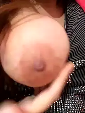 Snapshot of carmelasexy chatting on November 23, 3:44 pm carmelasexy online show from November 23, 3:44 pm