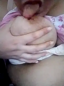 Snapshot of carmelasexy chatting on October 13, 9:49 pm carmelasexy online show from October 13, 9:49 pm