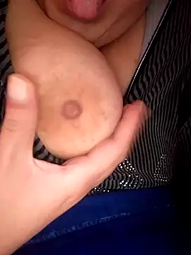 Snapshot of carmelasexy chatting on November 20, 8:26 am carmelasexy online show from November 20, 8:26 am