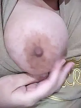 Snapshot of carmelasexy chatting on November 27, 5:46 pm carmelasexy online show from November 27, 5:46 pm