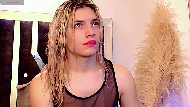 honey skin online show from February 22, 9:05 pm