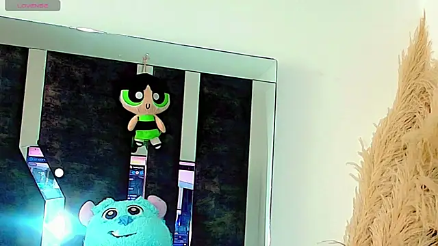 honey skin online show from April 8, 7:15 pm