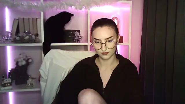 X Alisa online show from December 18, 7:40 pm