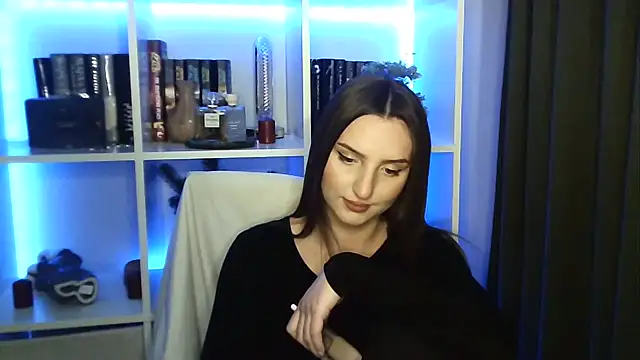 X Alisa online show from March 8, 7:50 pm