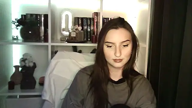 X Alisa online show from April 13, 6:45 pm