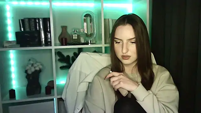 X Alisa online show from January 18, 8:01 pm